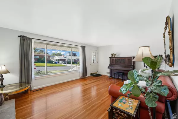 Bountiful, UT 84010,141 E 1650 S
