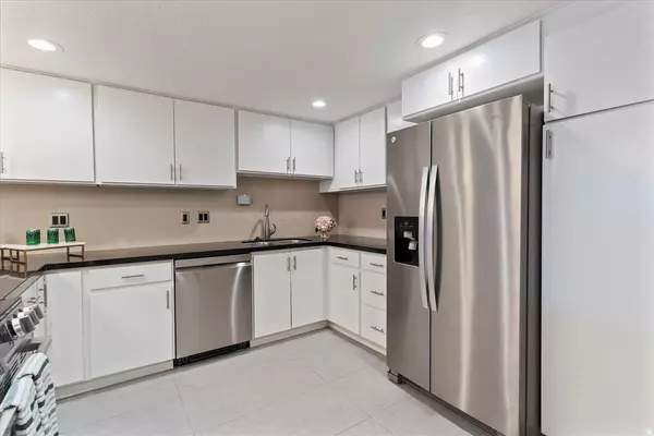 Salt Lake City, UT 84102,515 S 1000 E #406