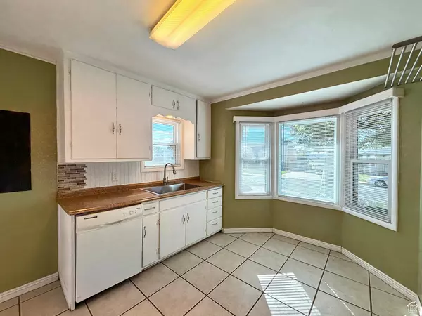 Roy, UT 84067,5368 S 2200 W