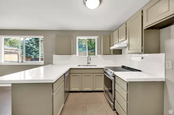 Sandy, UT 84093,2360 E WOODCHUCK WAY