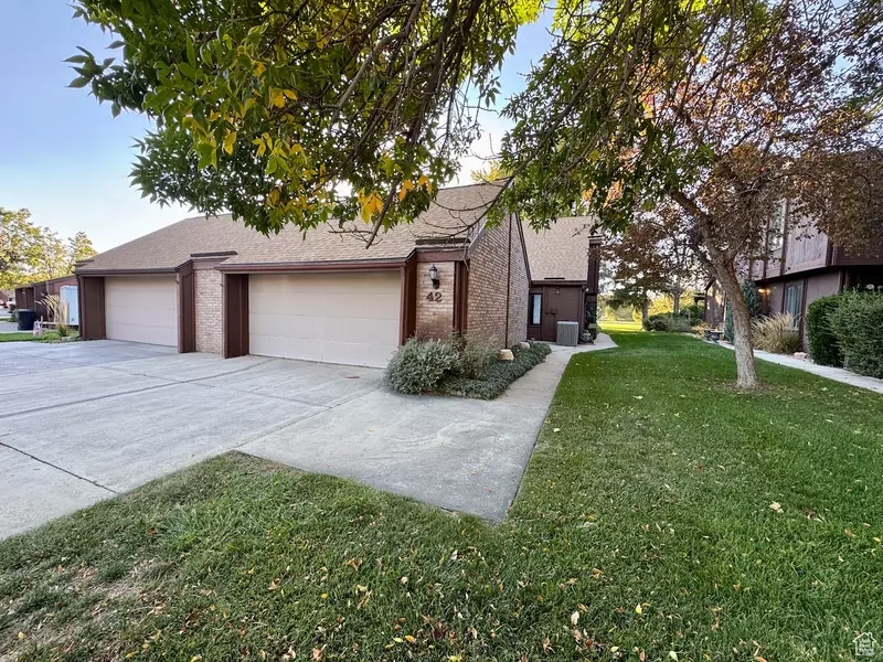 42 WHITE BARN DR., Pleasant View, UT 84414