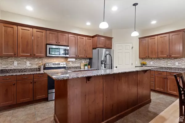 Centerville, UT 84014,282 W 650 N