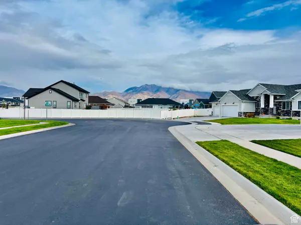 West Haven, UT 84401,2467 W 3375 S