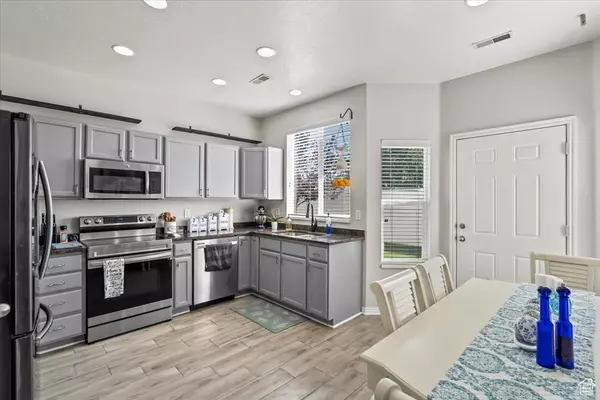 North Salt Lake, UT 84054,1127 W HAWORTH DR