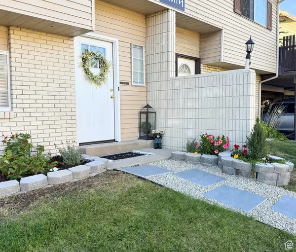 West Valley City, UT 84119,1911 W HOMESTEAD FARMS LN #2