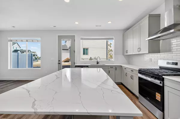 Plain City, UT 84404,2727 N 2775 W #122