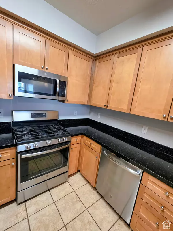 Salt Lake City, UT 84101,5 S 500 W #801