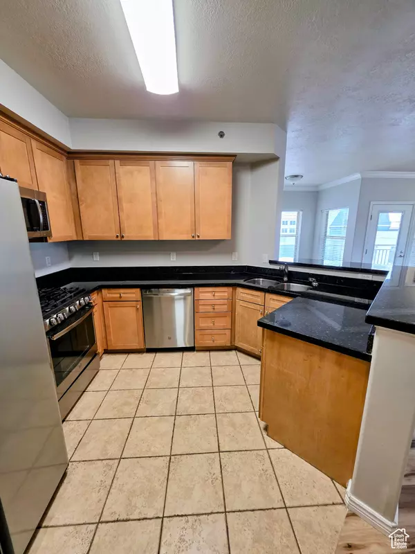 Salt Lake City, UT 84101,5 S 500 W #801