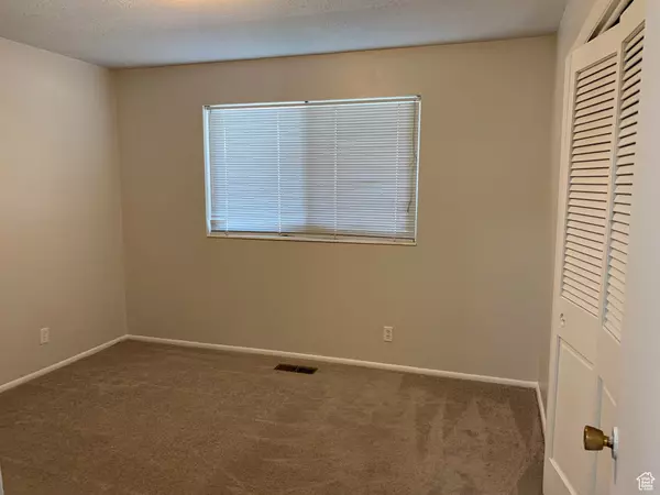 Bountiful, UT 84010,804 W 4050 S #806