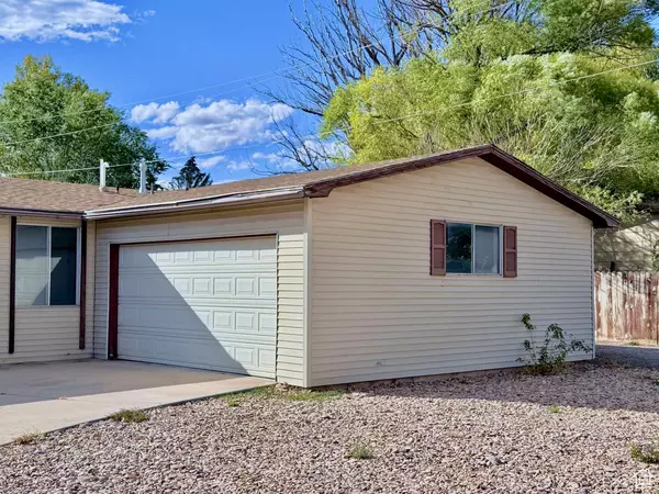 Roosevelt, UT 84066,629 N 400 E