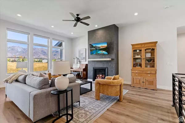 Kaysville, UT 84037,71 S HARVS LN