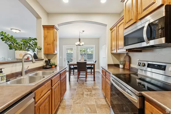 6660 S RYKER VISTA LN W, Murray, UT 84123