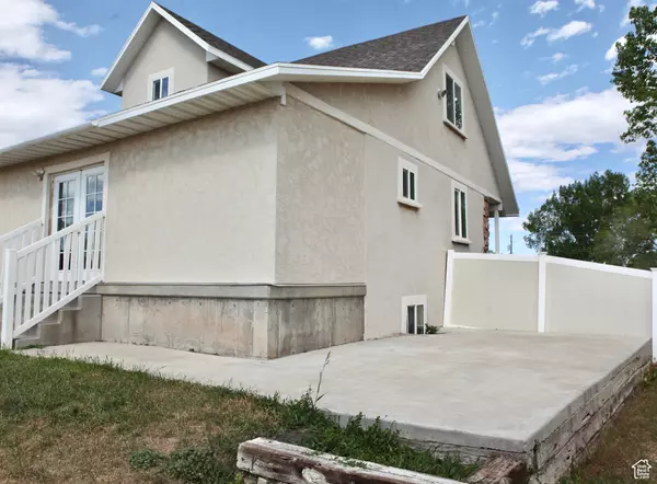 Vernal, UT 84078,3758 S 2500 E