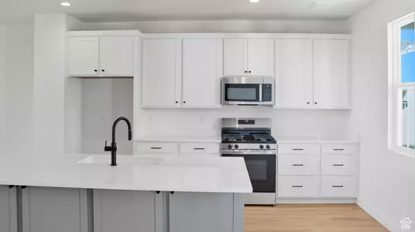 South Jordan, UT 84009,7059 W SOUTH JORDAN PKWY #388