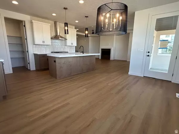 Spanish Fork, UT 84660,1068 S 3440 E #120