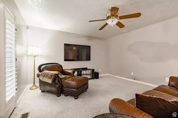 South Weber, UT 84405,8007 S 2550 E