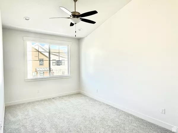 Midvale, UT 84047,7370 S WOOD LILY CT W #26