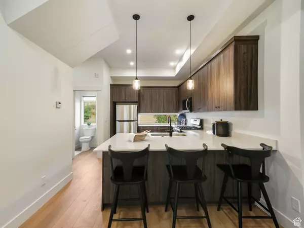 Salt Lake City, UT 84116,544 N 600 W #2 B