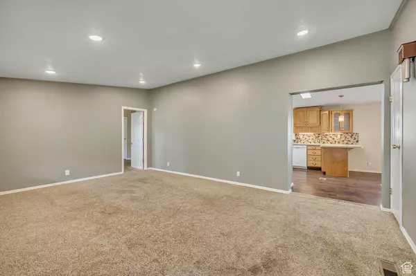 Sandy, UT 84070,11296 S HIDDEN VIEW LN E #239