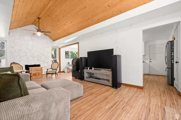 Murray, UT 84123,5937 S SANFORD DR