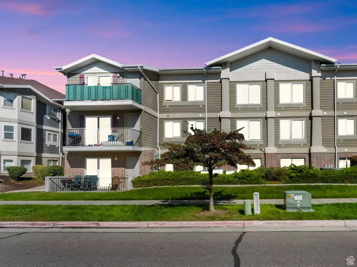 Sandy, UT 84070,74 E RESACA DR S #B 12