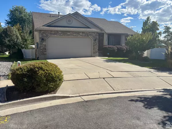 925 S 1548 E, Clearfield, UT 84015