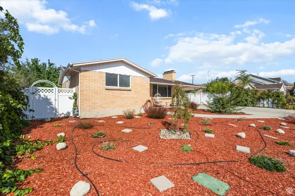 Midvale, UT 84047,215 CAROL WAY