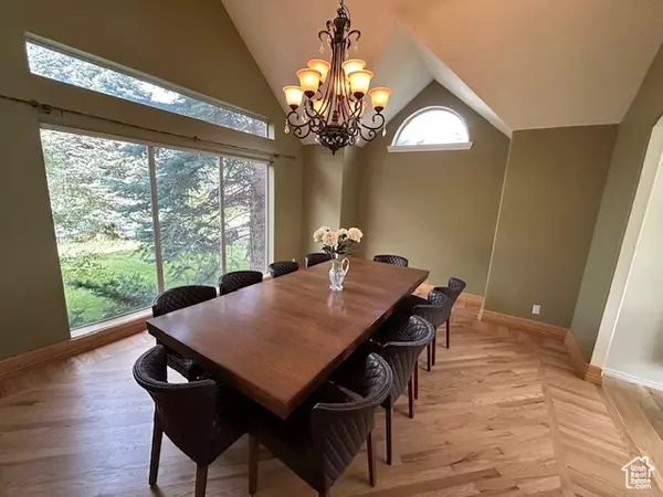 Sandy, UT 84093,1637 E MATLOCK CT