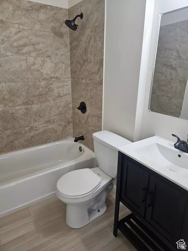 Sandy, UT 84094,956 E SEGO LILY DR