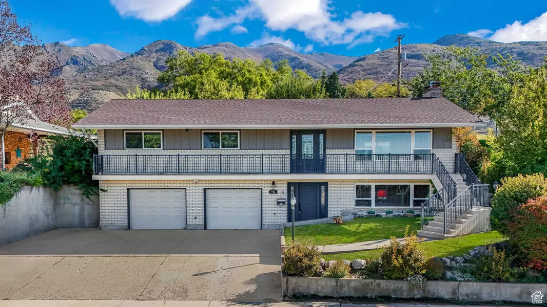 952 N KINGSWOOD RD, Kaysville, UT 84037