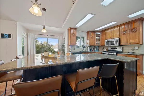 South Jordan, UT 84009,4072 W ASCOT DOWNS DR