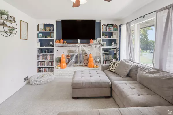 Ogden, UT 84403,865 MAPLE ST