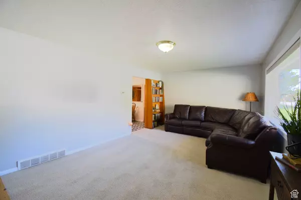 Springville, UT 84663,834 E CENTER ST