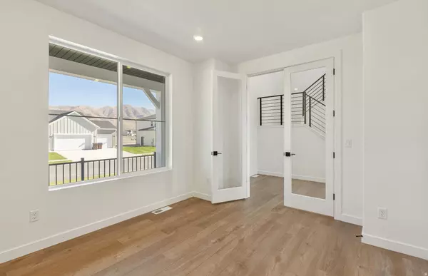 Eagle Mountain, UT 84005,4983 N TOPAZ DR #301