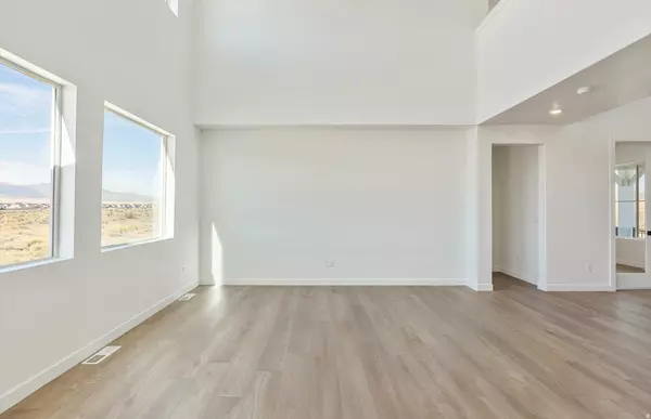 Eagle Mountain, UT 84005,4983 N TOPAZ DR #301