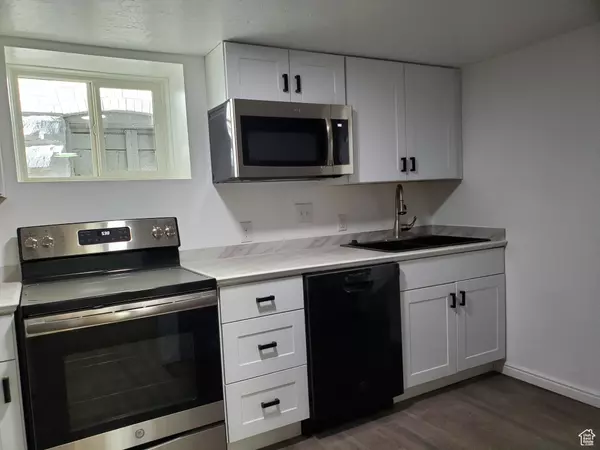 Salt Lake City, UT 84111,351 S 300 E