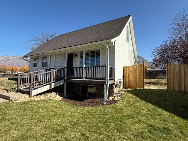 9061 S NEWCASTLE CIR, Sandy, UT 84093