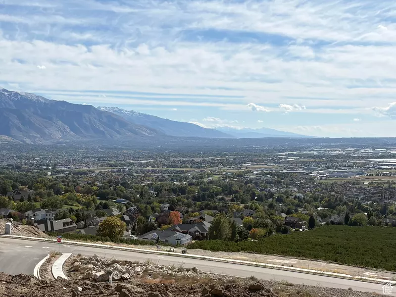 1352 W CARIBOU CT #106, Pleasant View, UT 84414