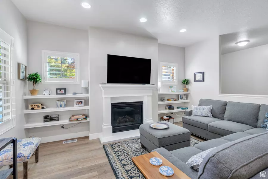 256 E BACKHAND LN, Lehi, UT 84043