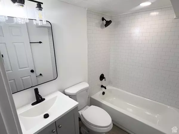 Midvale, UT 84047,7313 S 700 E