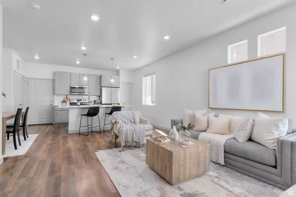 108 E FAIRMONT PL, Saratoga Springs, UT 84045