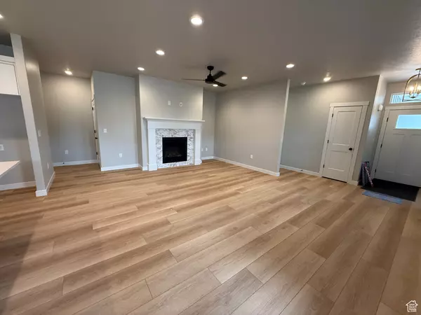 West Point, UT 84015,28 S 3830 W #424