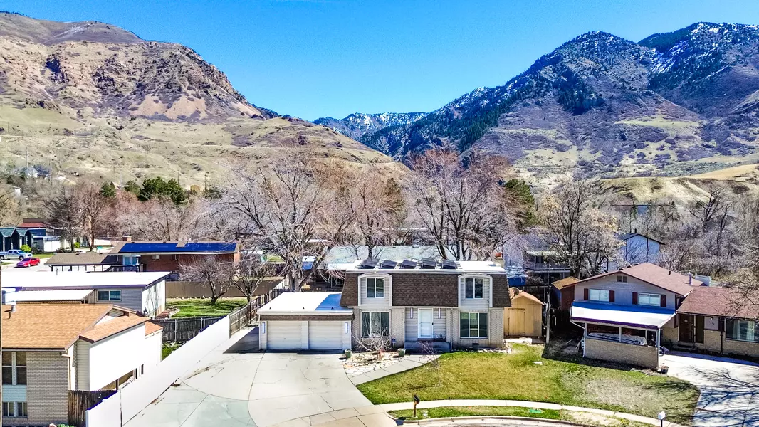 1522 ROBINS CIR, Ogden, UT 84404