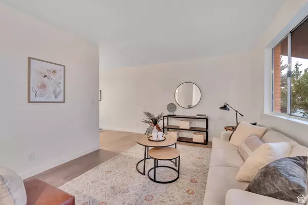 Salt Lake City, UT 84118,5365 W 5200 S