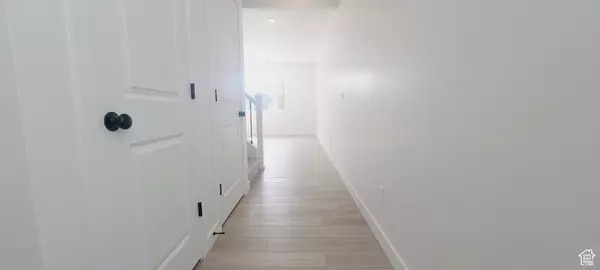 Roy, UT 84067,3523 W 4835 S #28