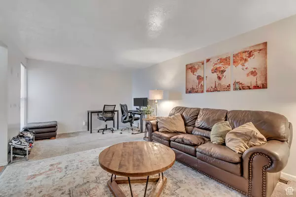 Salt Lake City, UT 84107,333 E 4500 S #9