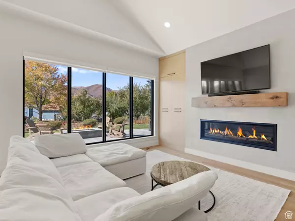 Midway, UT 84049,431 N FARMHOUSE WAY