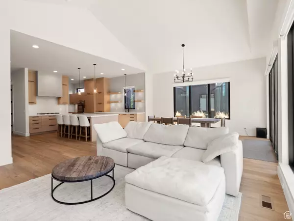 Midway, UT 84049,431 N FARMHOUSE WAY