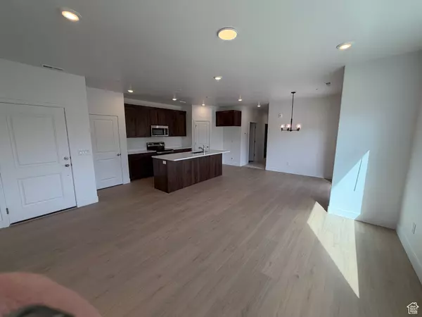 Spanish Fork, UT 84660,844 S 200 E #4-201