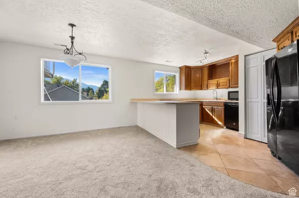 Cottonwood Heights, UT 84121,3404 E ENCHANTED HILLS DR S